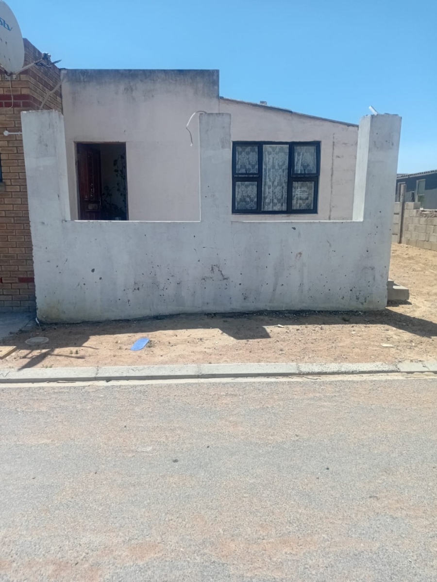 2 Bedroom Property for Sale in New Macassar Western Cape